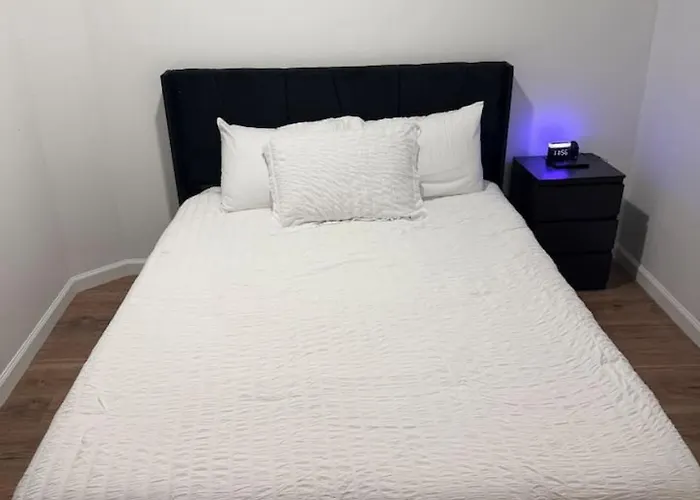3br Sleeps 10 Walk To Old Town *
